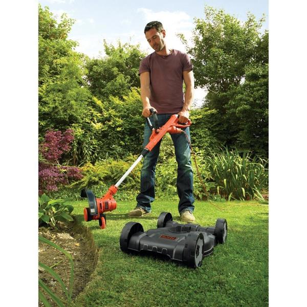 Black & Decker ST5530CM 3-in-1 550W Strimmer with City Mower Deck