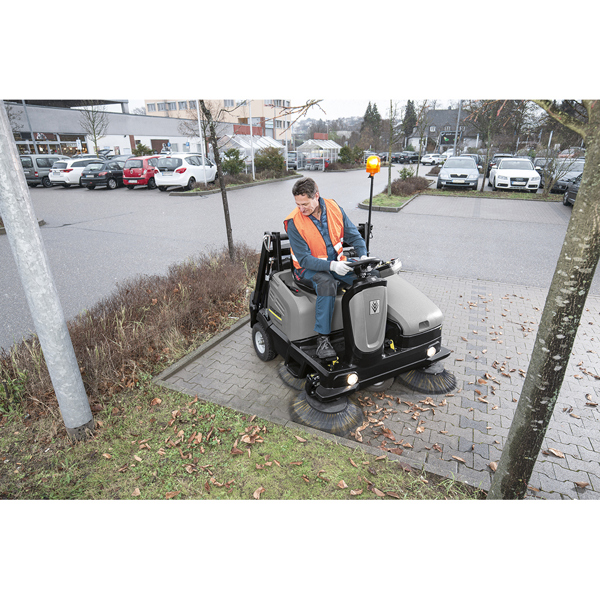 Karcher KM 125/130 R D + KSSB Vacuum Sweeper