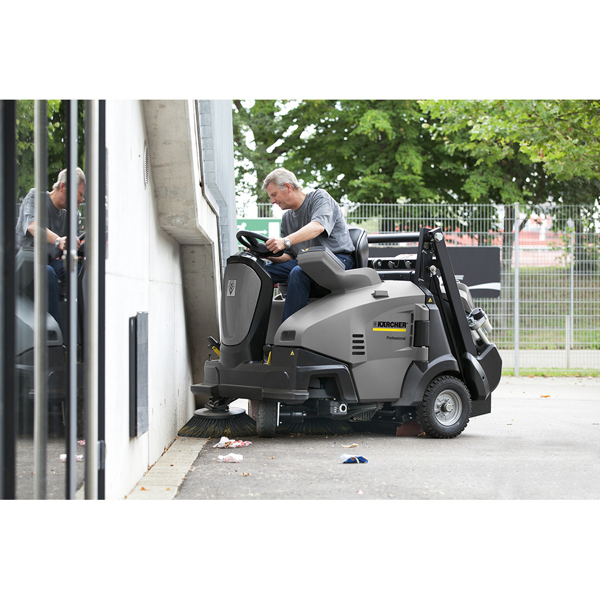 Karcher KM 105/110 R D Vacuum Sweeper