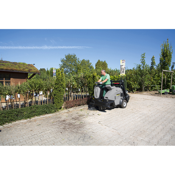 Karcher KM 105/110 R G + KSSB Vacuum Sweeper