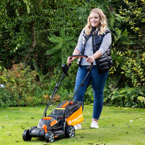 Yard Force LM C33B 33cm 20V Cordless Lawn Mower with Battery & Charger (Hand Propelled)