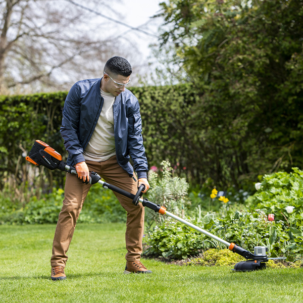 Yard Force LT G33A 40V Cordless Grass Trimmer with Battery & Charger