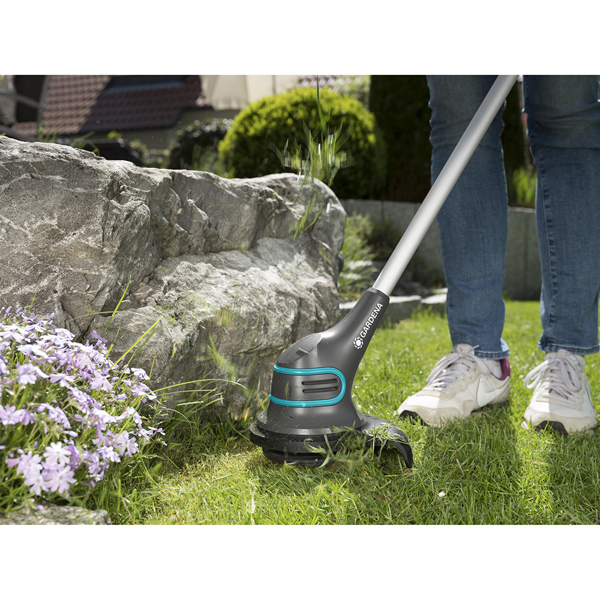 Gardena SmallCut Li-23R 23cm 14.4V Cordless Grass Trimmer with Integrated Battery & Charger