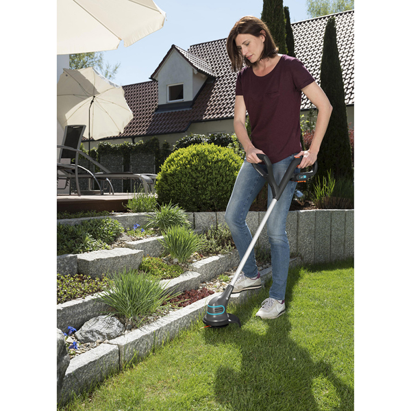 Gardena SmallCut Li-23R 23cm 14.4V Cordless Grass Trimmer with Integrated Battery & Charger