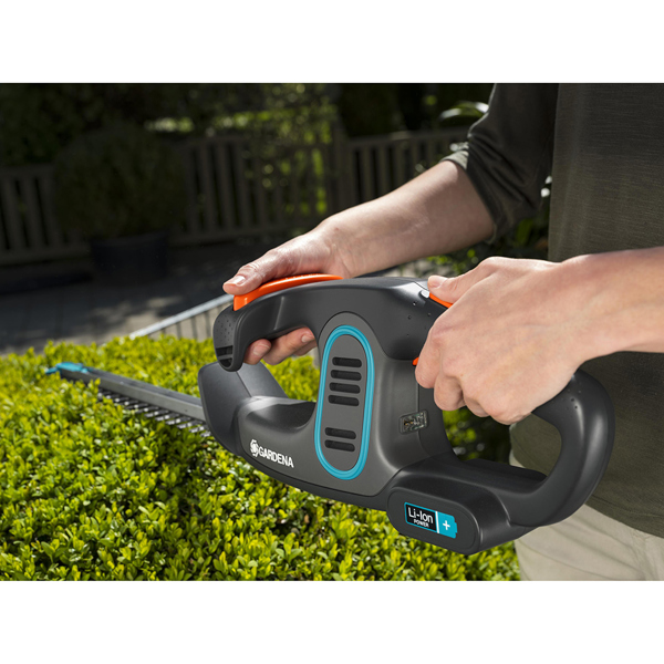 Gardena EasyCut Li 40cm 14.4V Cordless Hedge Trimmer with Integrated Battery & Charger