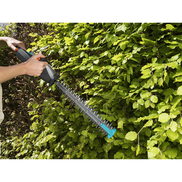 Gardena EasyCut Li 40cm 14.4V Cordless Hedge Trimmer with Integrated Battery & Charger