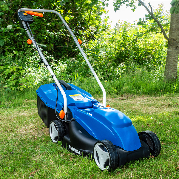 Hyundai HYM3200E 32cm Electric Lawn Mower (Hand Propelled)