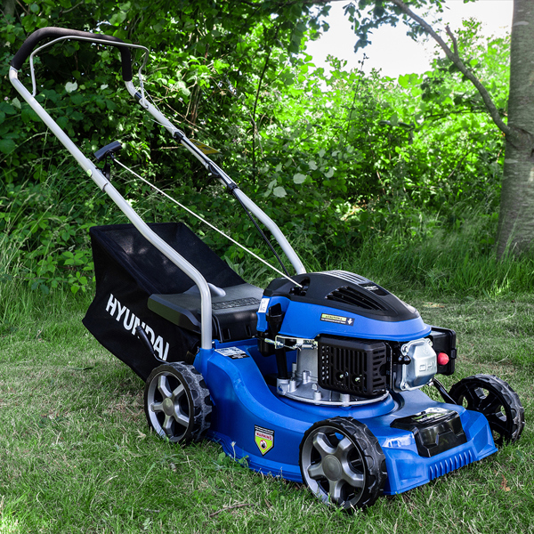 Hyundai HYM400P 40cm 4-Stroke Petrol Lawn Mower (Hand Propelled)