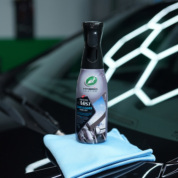 Turtle Wax Hybrid Solutions Streak-Free Mist Glass Cleaner Inside & Out (591ml)