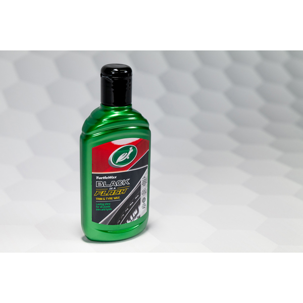 Turtle Wax Black in a Flash Trim & Tyre Wax (300ml)