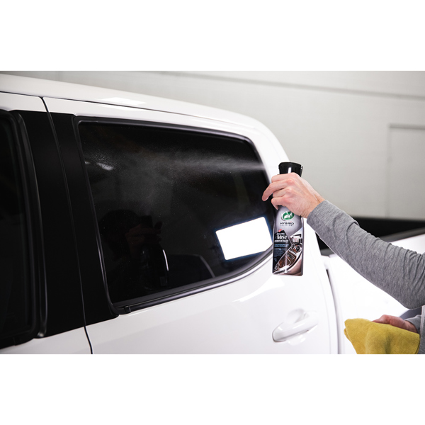 Turtle Wax Hybrid Solutions Streak-Free Mist Interior Detailer (591ml)