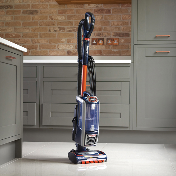 Shark Classic Anti Hair Wrap Upright Pet Vacuum with Powered Lift-Away NZ801UKT