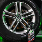 Turtle Wax Hybrid Solutions Graphene Acrylic Tyre Shine Spray Coating (680ml) thumbnail